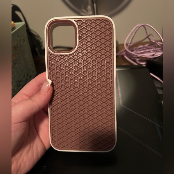 iPhone 11 cases - Picture 3 of 5